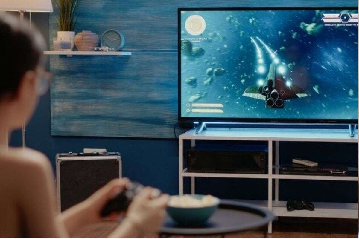 A smart TV displaying IPTV channels and apps in Canada.