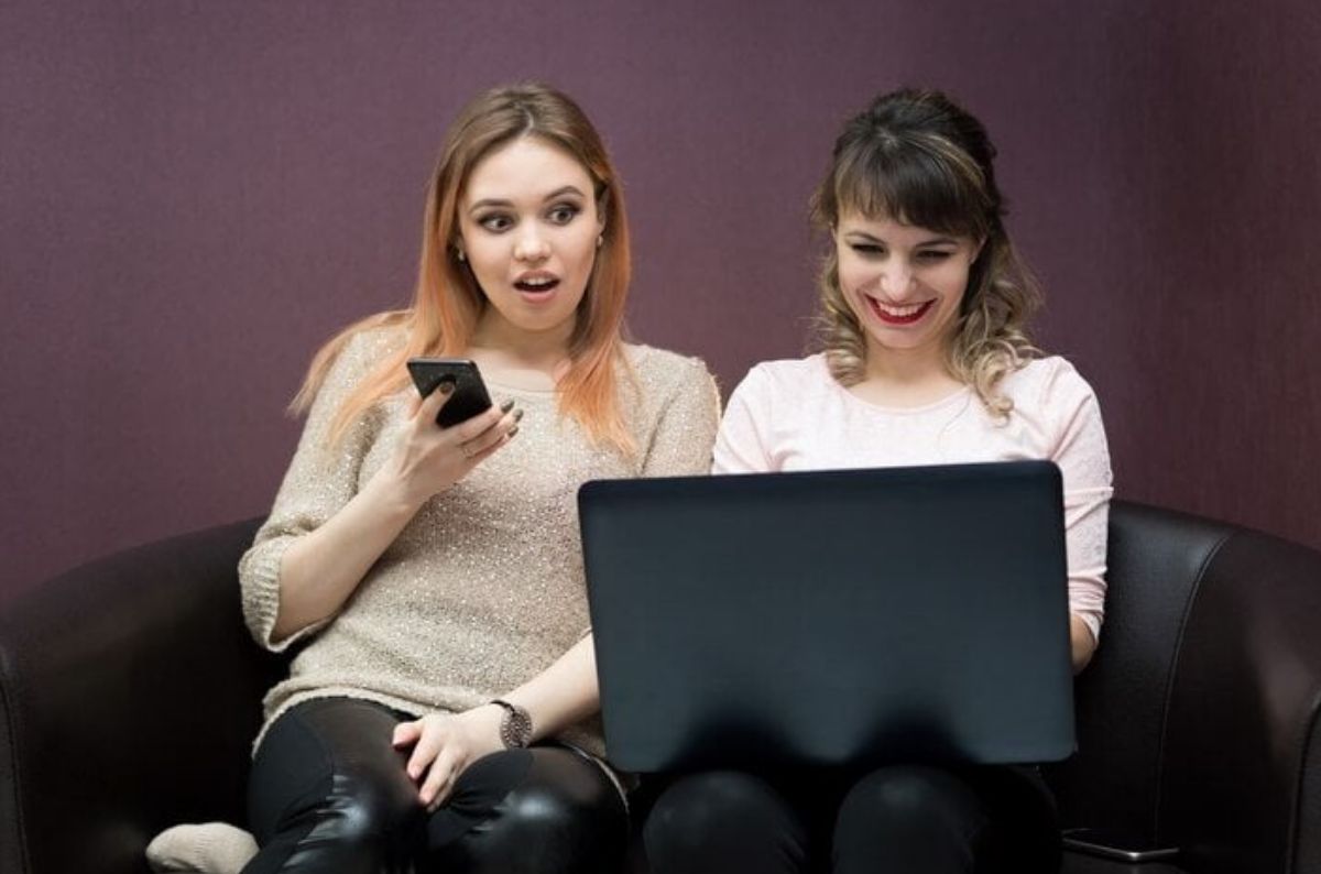 IPTV Canada services offer diverse TV channels and on-demand content.