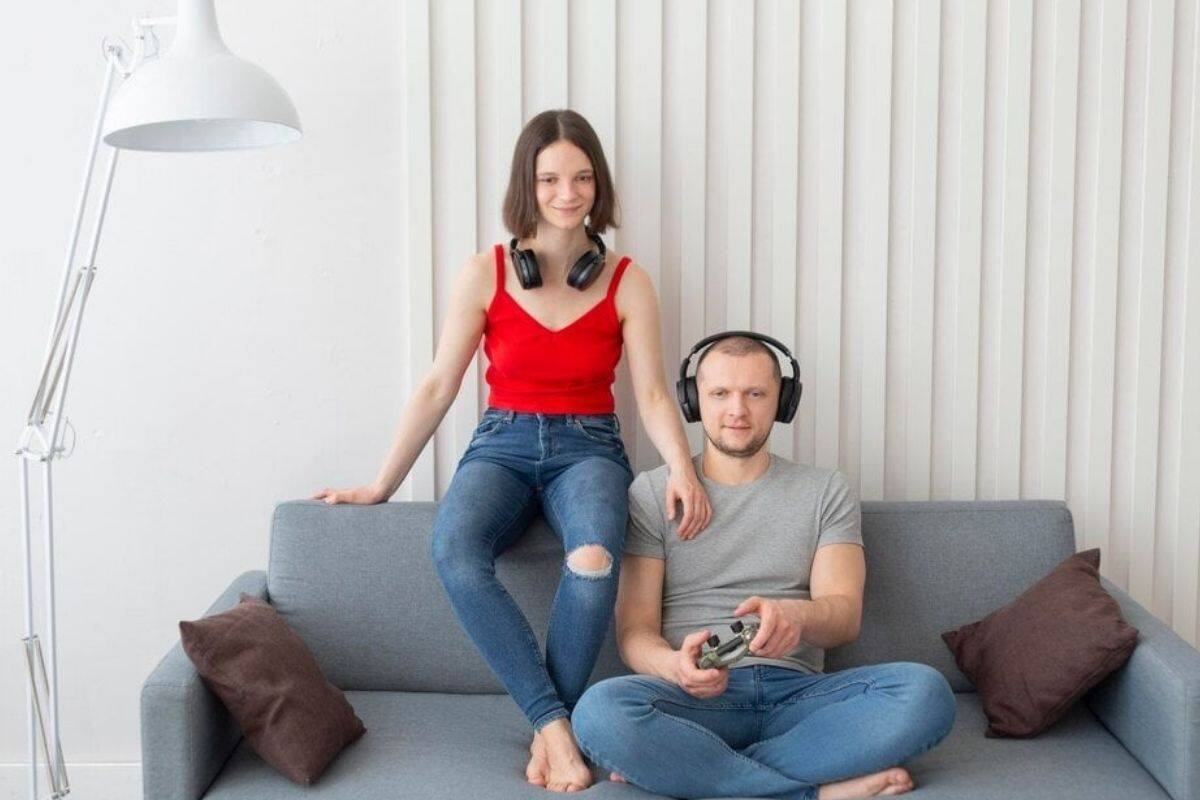 IPTV in Canada 2 IPTV streaming in Canada with multiple devices.